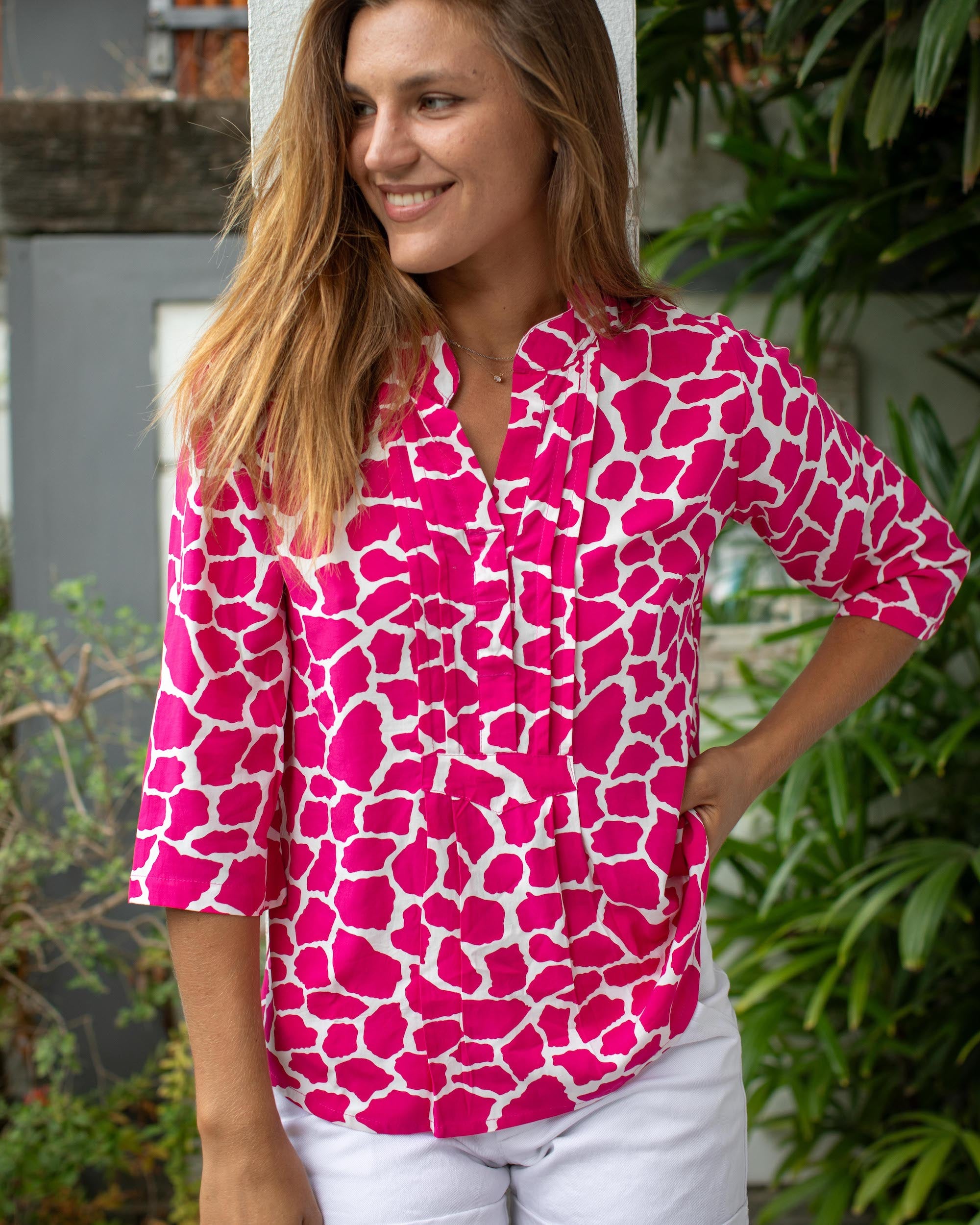 Carlie - Fuchsia Giraffe