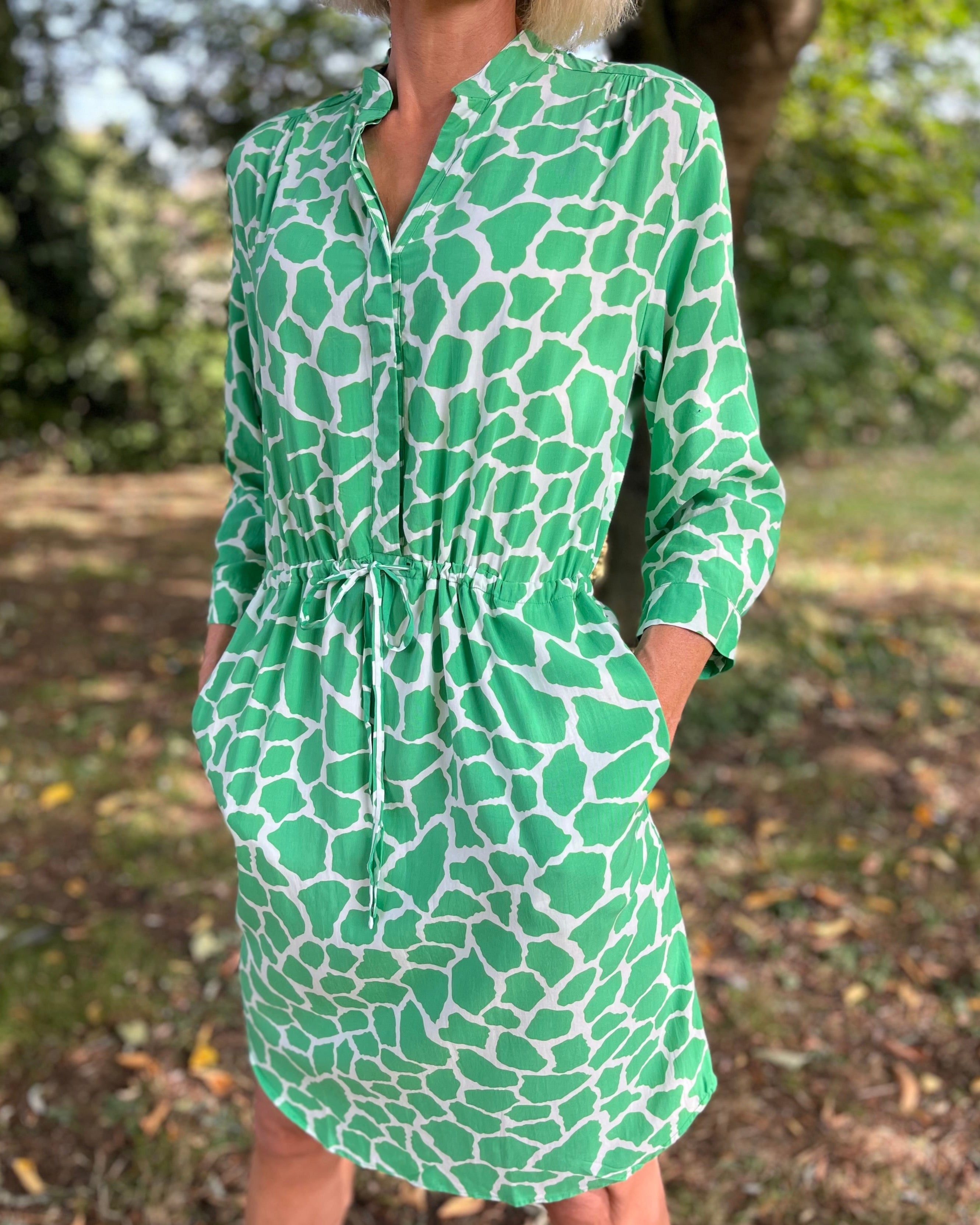 Eva Short - Green Giraffe