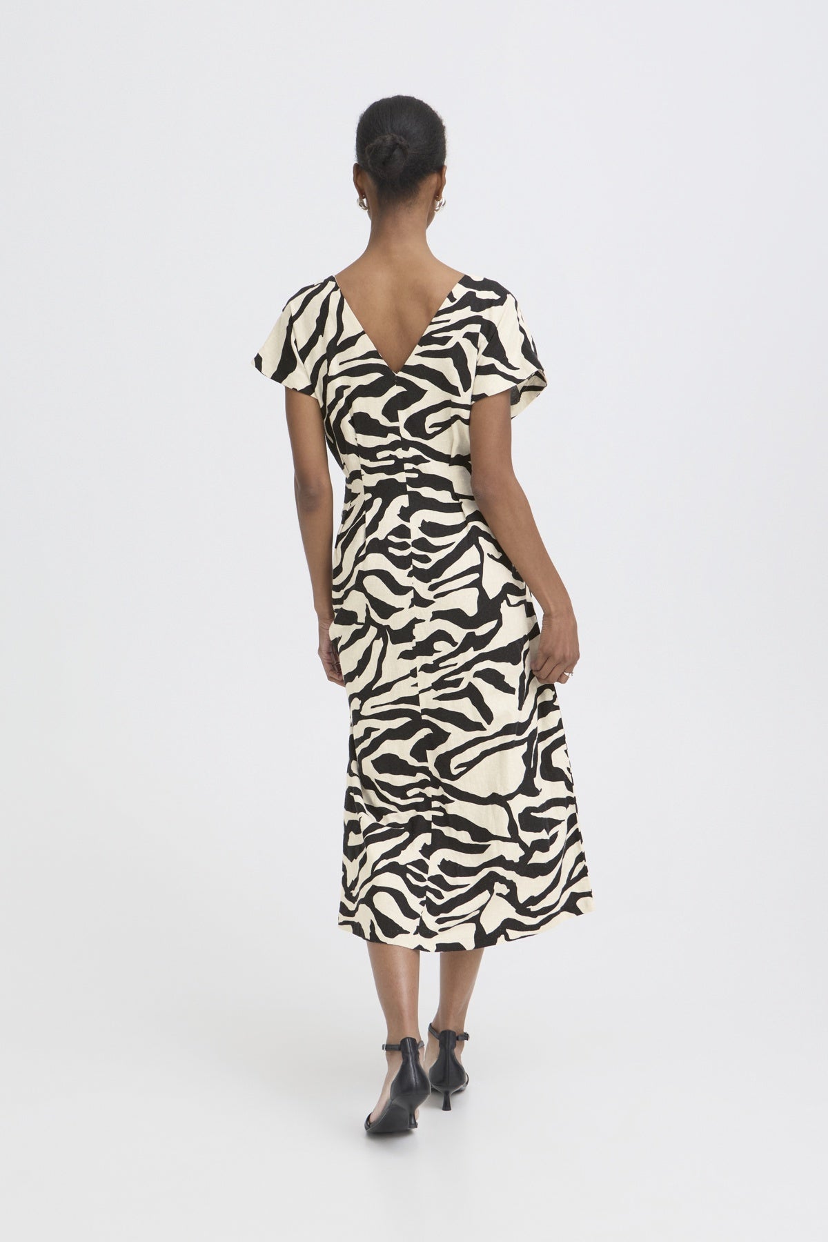Linno Dress