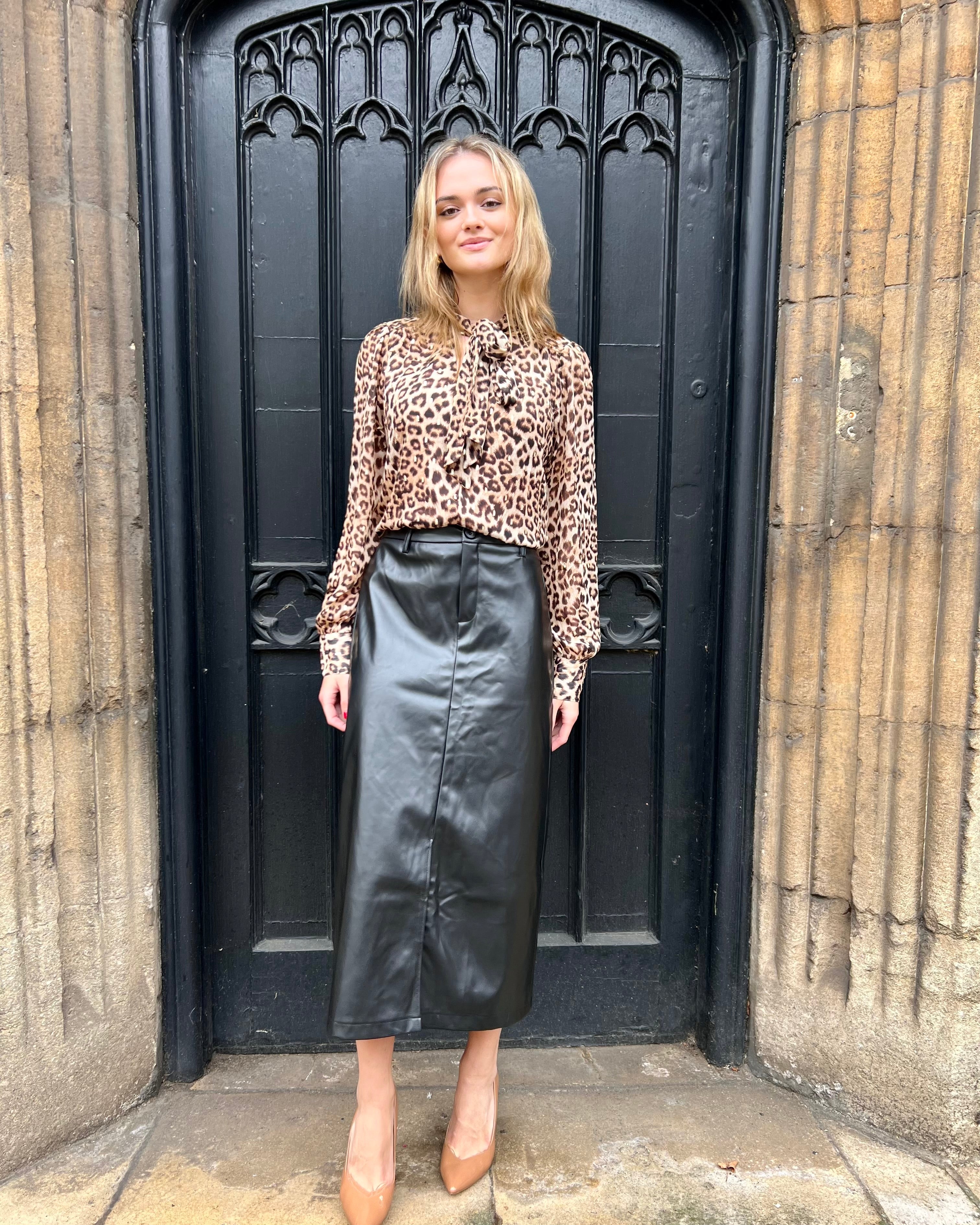 Julina Faux Leather Skirt With Slit - Noir