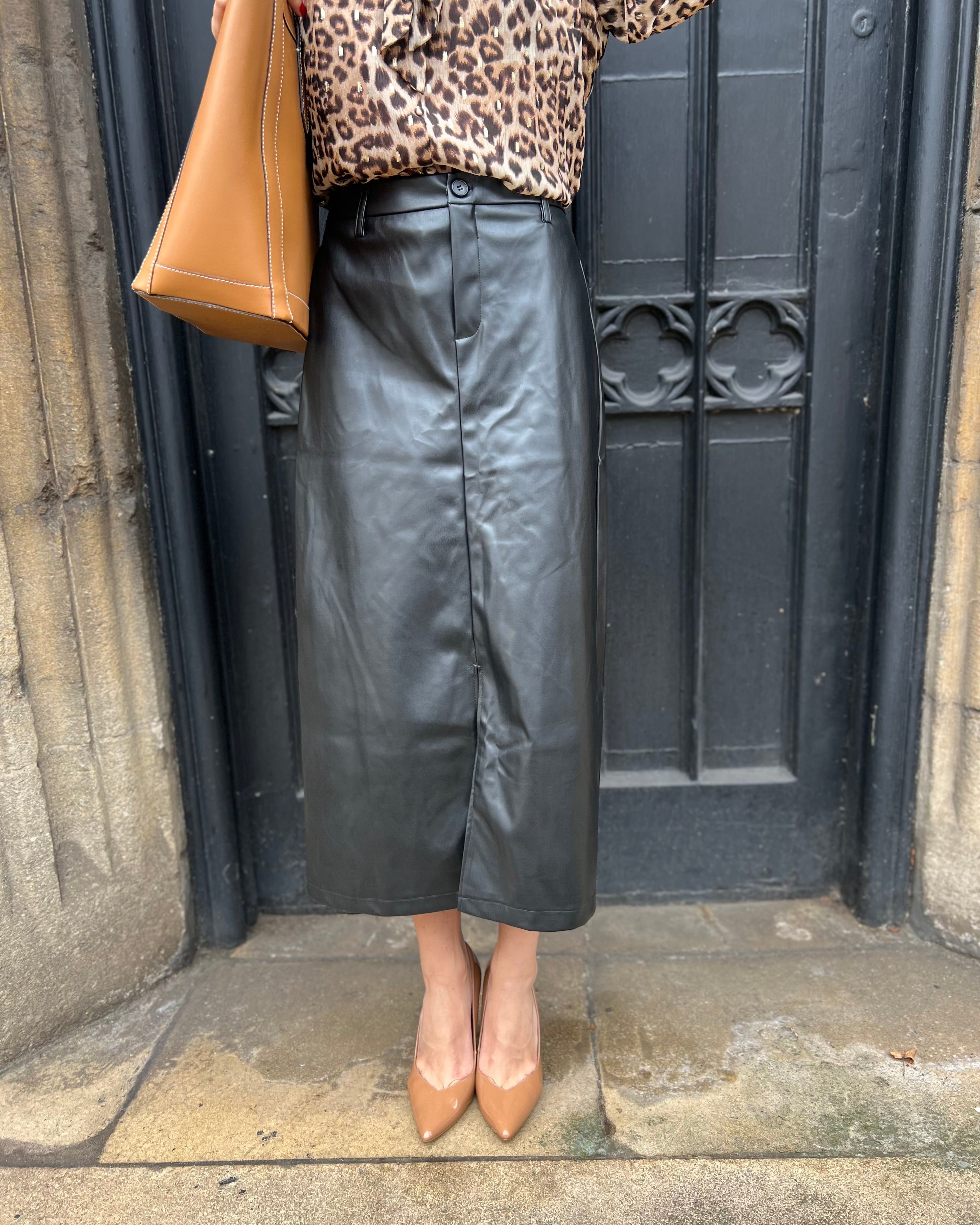 Julina Faux Leather Skirt With Slit - Noir