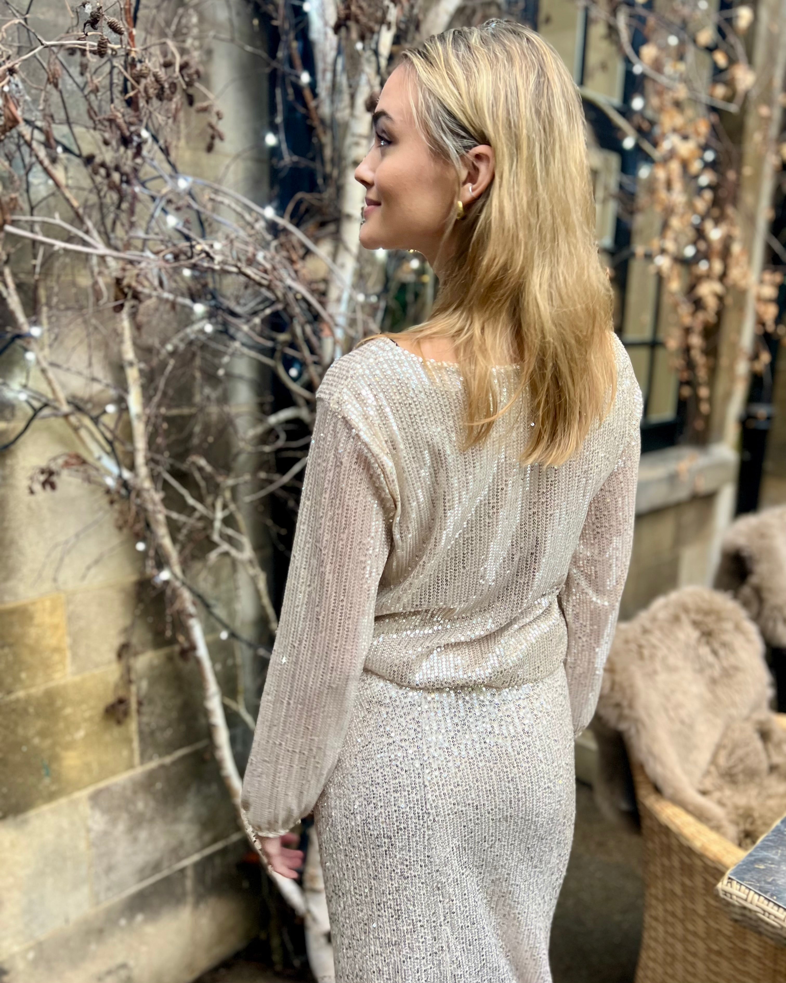 Issyma Round Neck - Gold