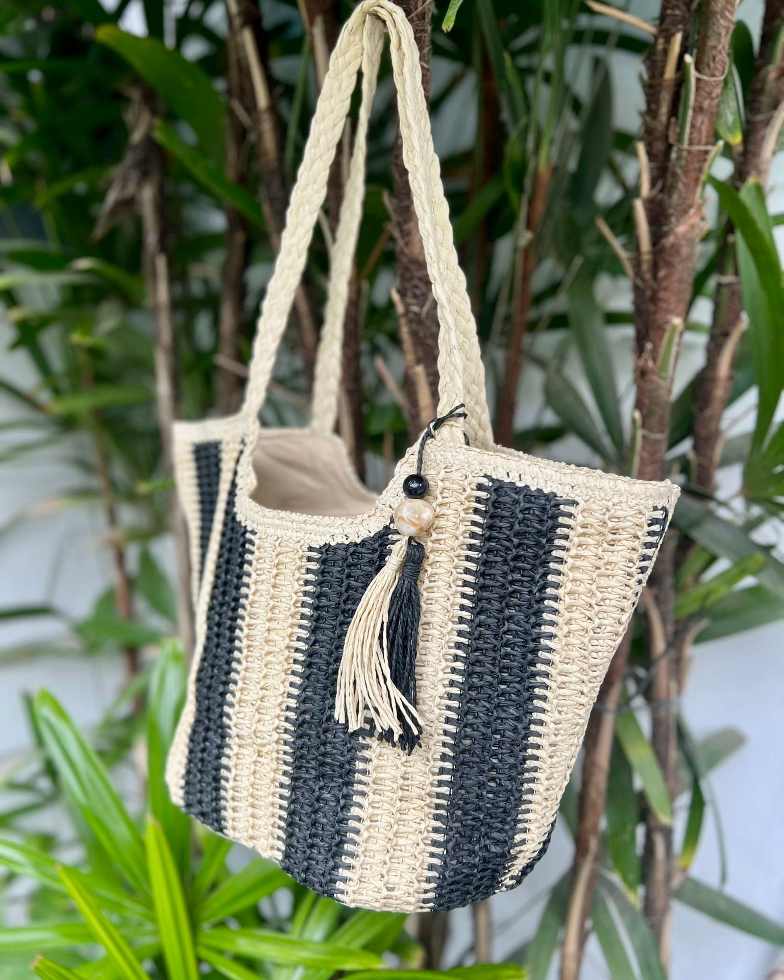 Santorini striped basket - Black