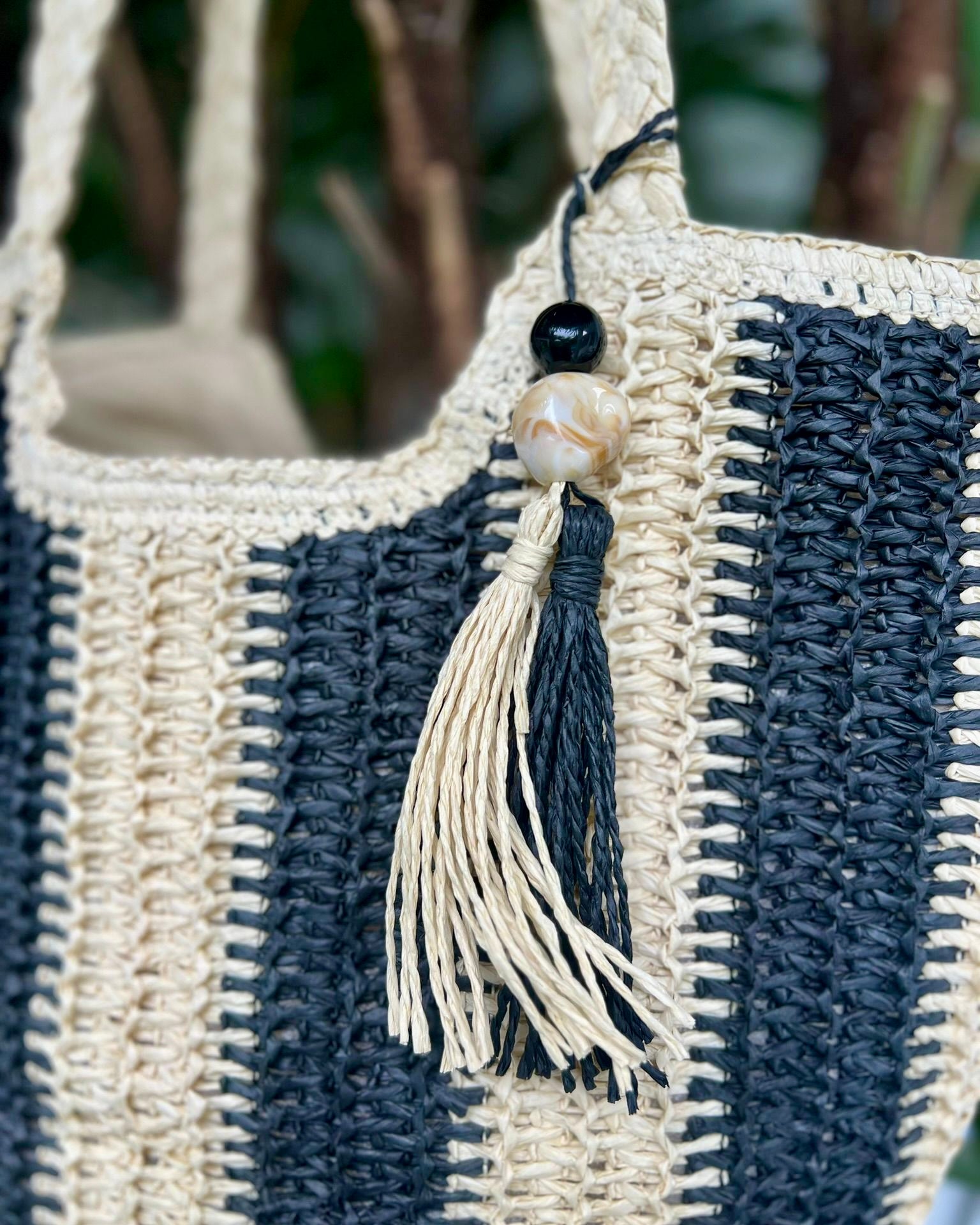 Santorini striped basket - Black