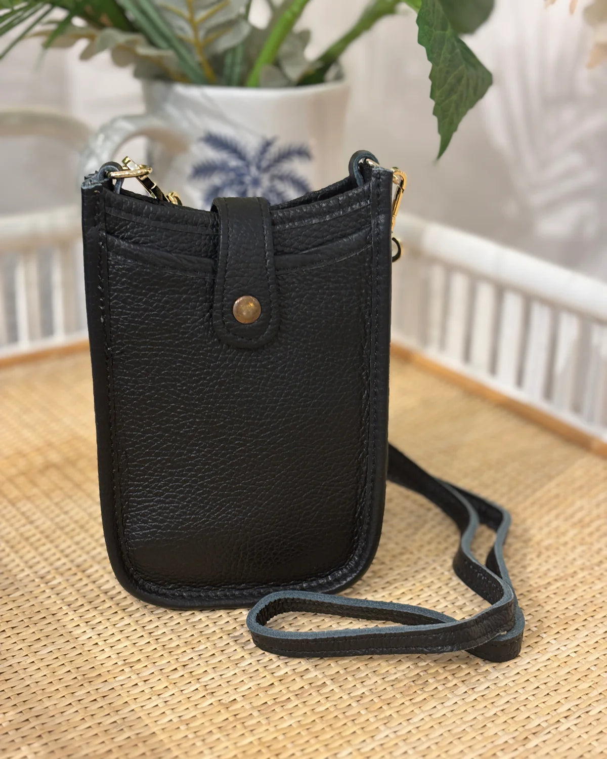 Cortona Phone Pouch - Black