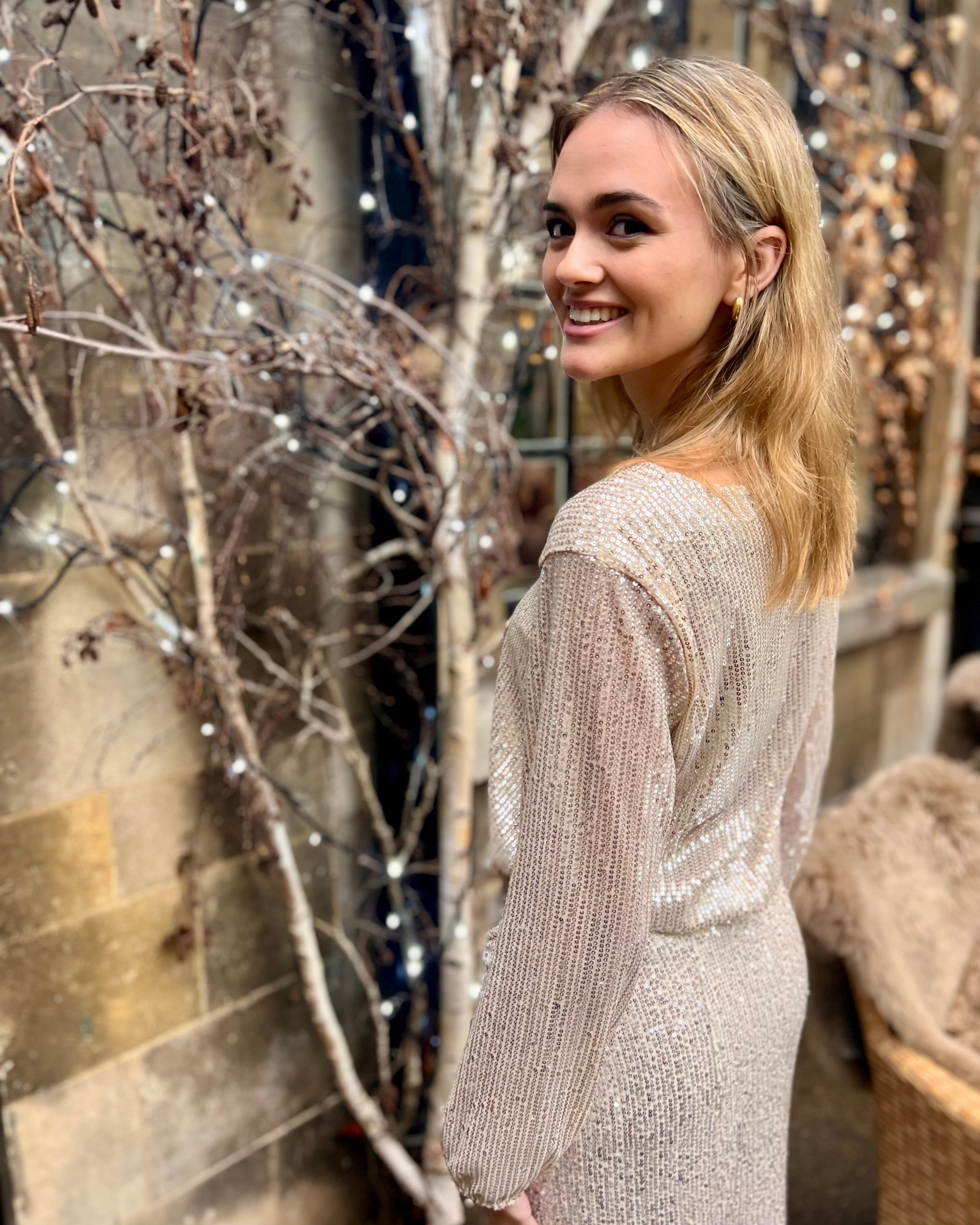 Issyma Round Neck - Gold