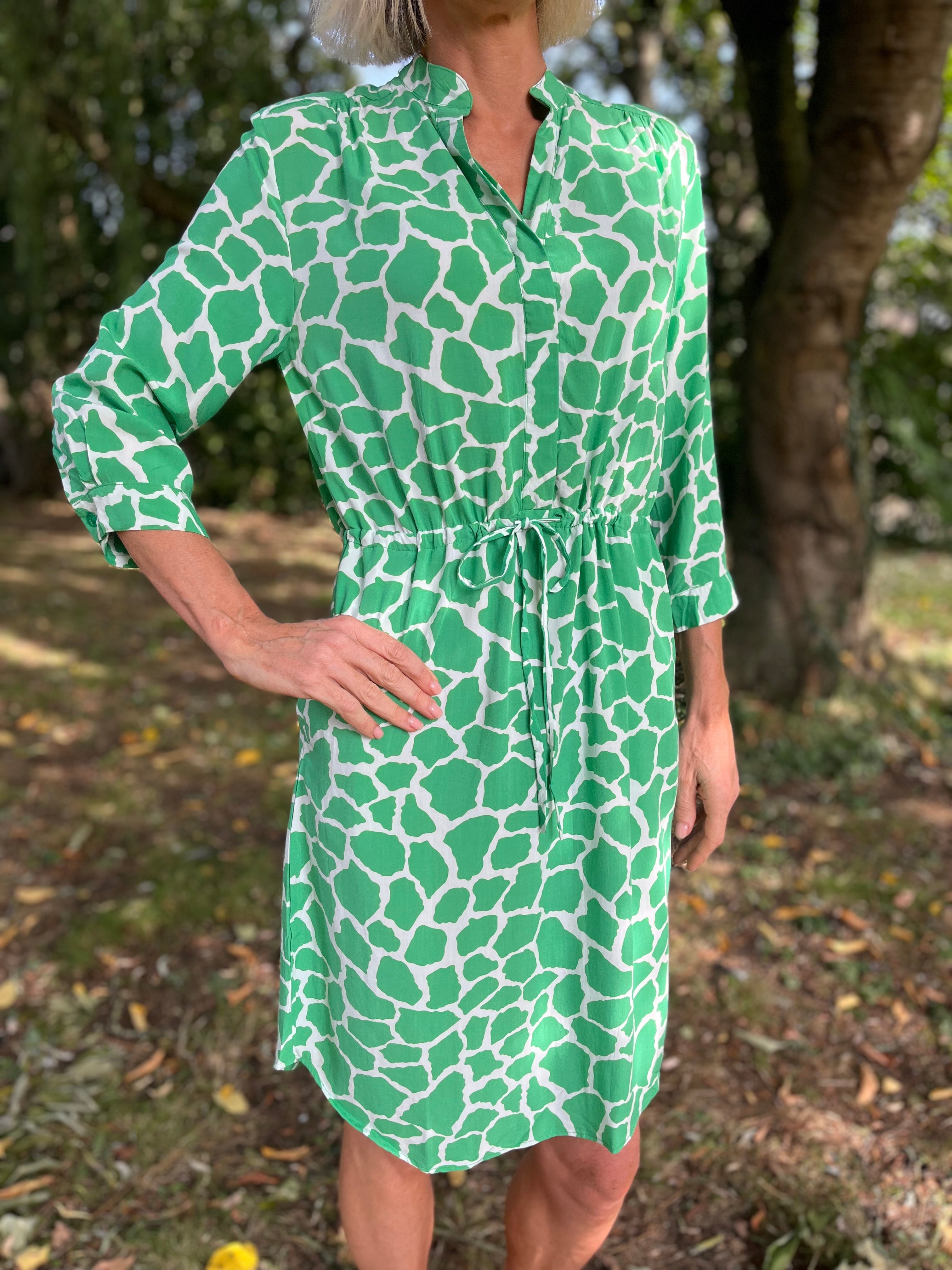 Eva Short - Green Giraffe
