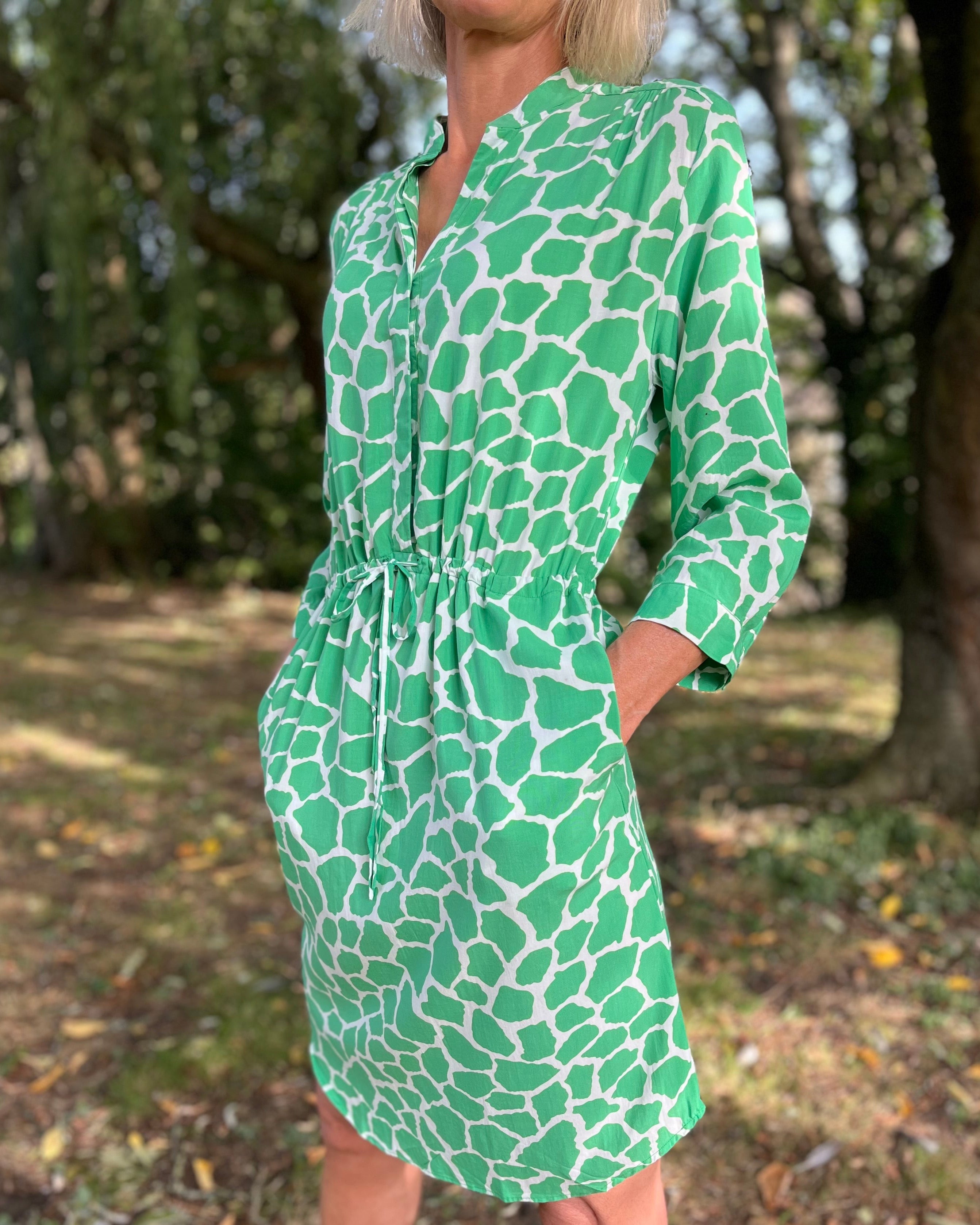 Eva Short - Green Giraffe
