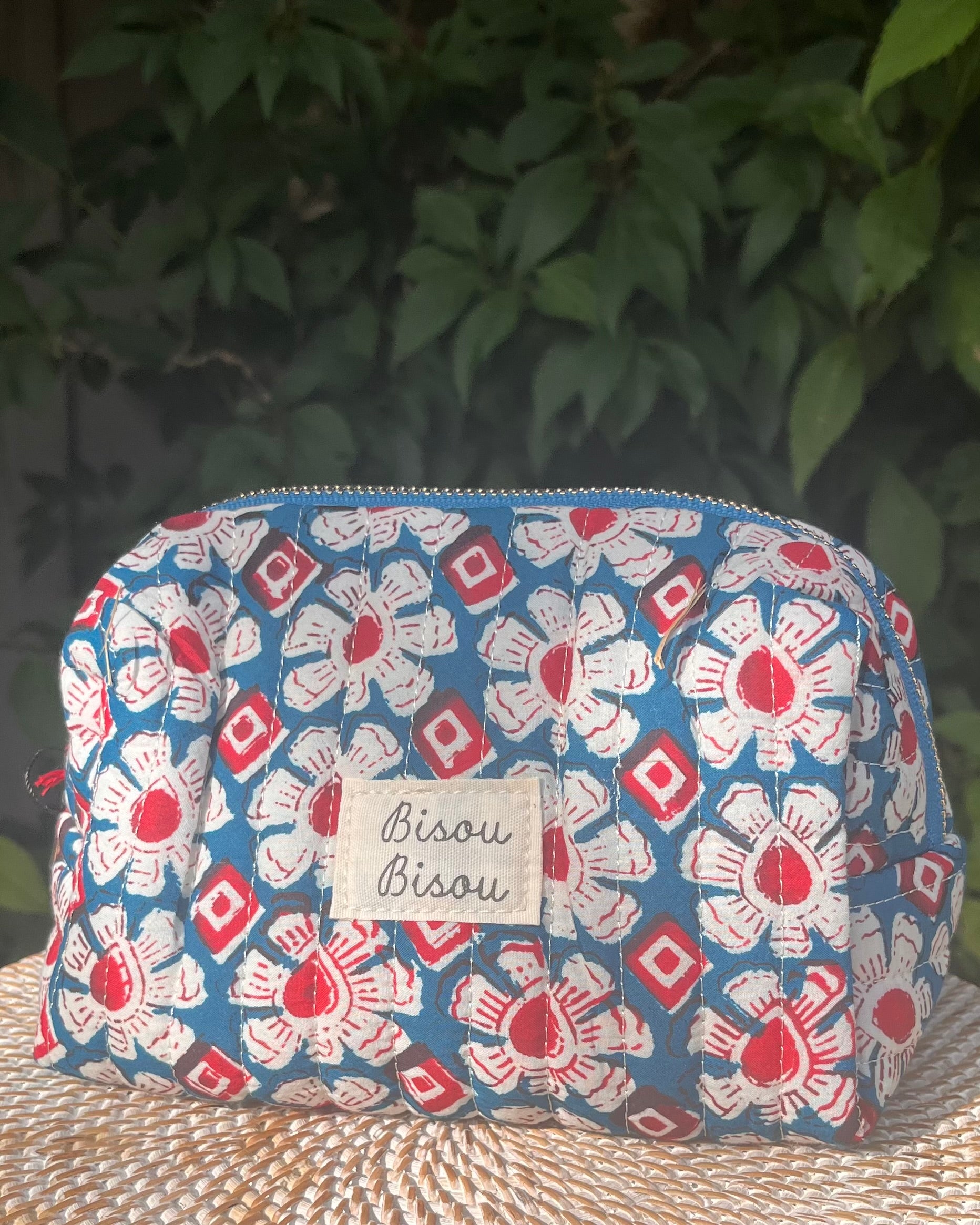 Cosmetic Pouch - Kiss Kiss