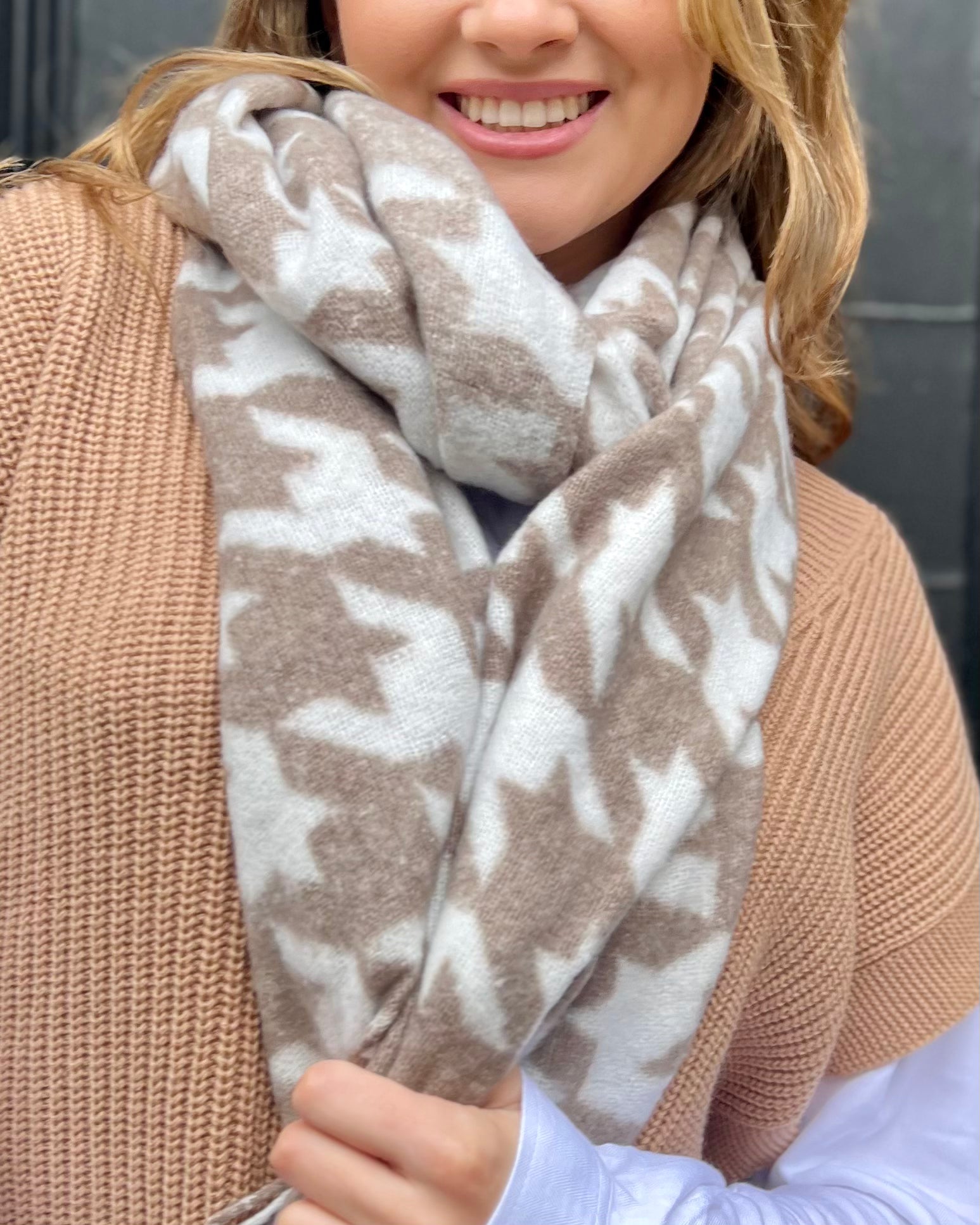 Houndstooth Scarf - Beige