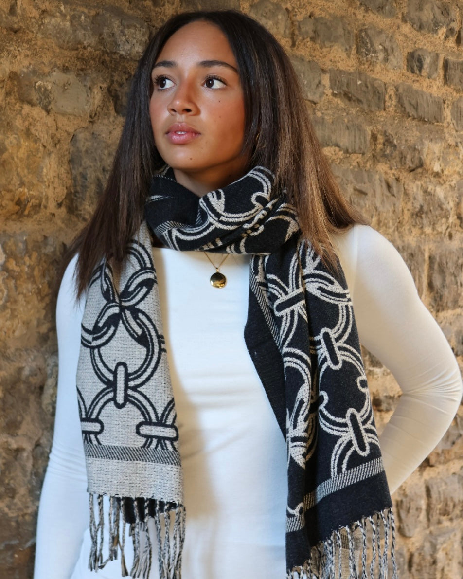 Circle Scarf - Black And Cream