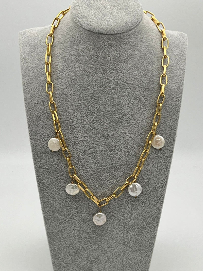 Ivanka pearl and gold necklace