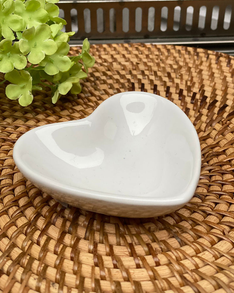 Small heart bowl in soft white